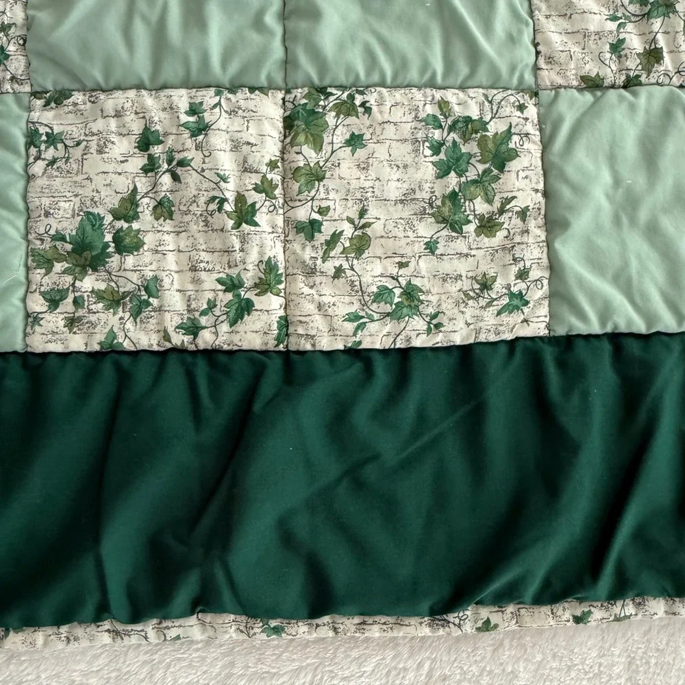 Vintage 80s Green Patchwork Quilt Throw‎ 55x66 Cottage Farmhouse